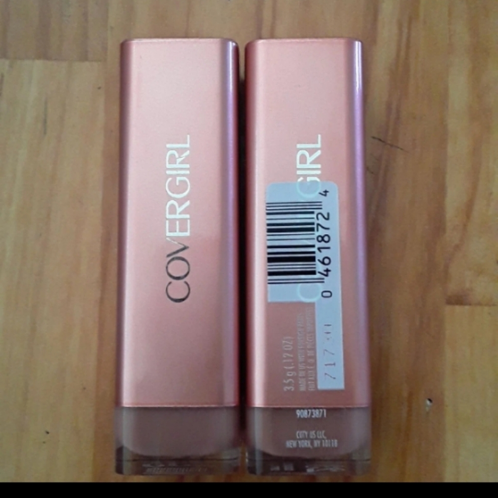 NEW COVERGIRL COLORLICIOUS LIPSTICK